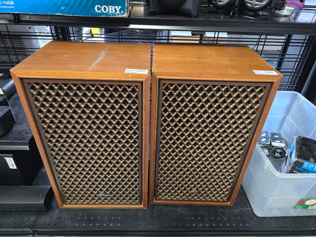 Vintage Wood Grain Sansui SP-70 Speakers - Diamond Grille Pattern