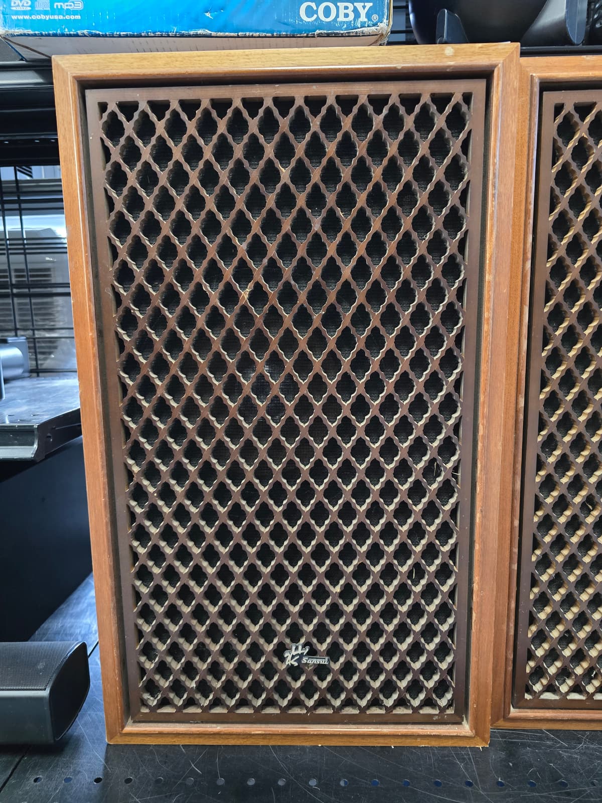 Vintage Wood Grain Sansui SP-70 Speakers - Diamond Grille Pattern 2